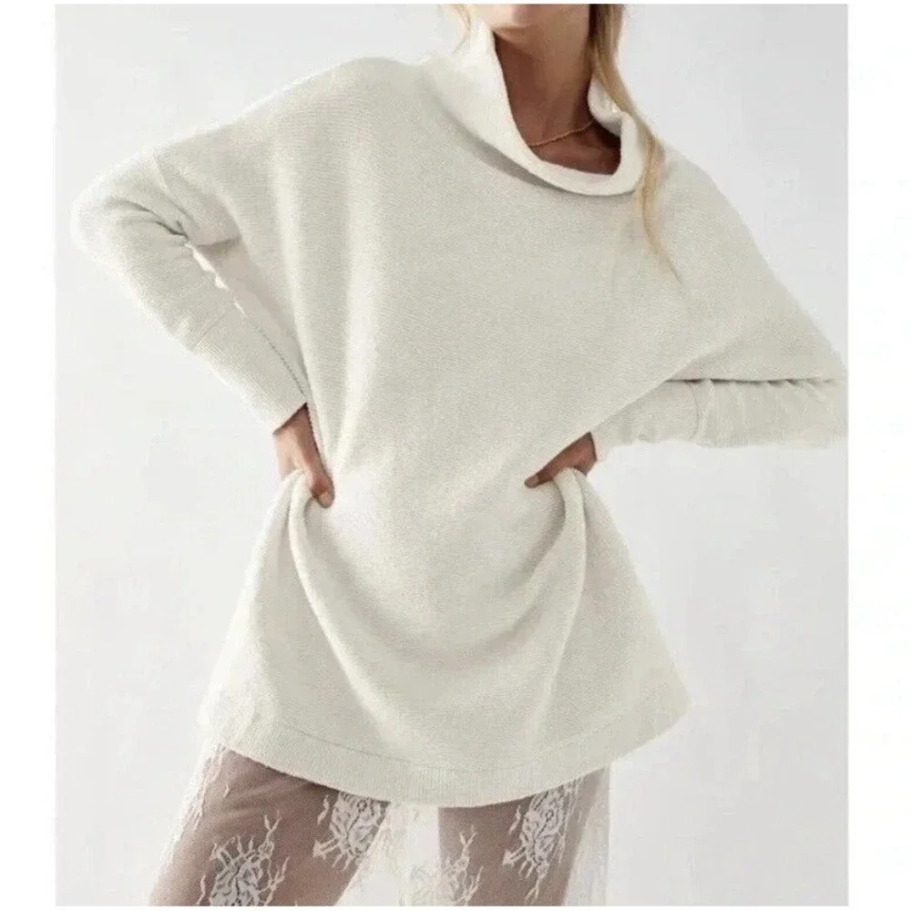 Free People Ottoman Slouchy Tunic XS Ecru Cream Mock Neck Oversized Boho Cozy